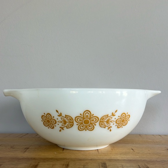 Pyrex Other - PYREX Vintage Butterfly Cinderella Mixing Bowl 2.5 qt